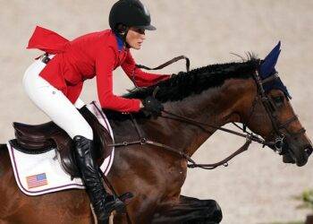 Jessica Springsteen, girl of vocalist Bruce, wins equestrian silver medal