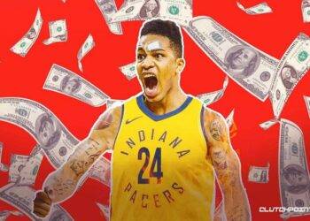 Keifer Sykes hits three-pointer to win $1 million!